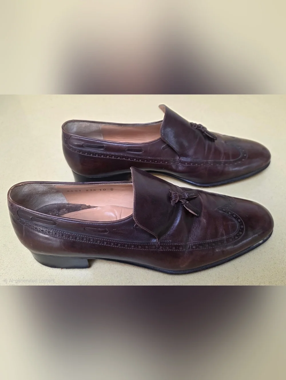FERRAGAMO Italian Brown Leather Tassel Loafers, size 10, shoe tree included